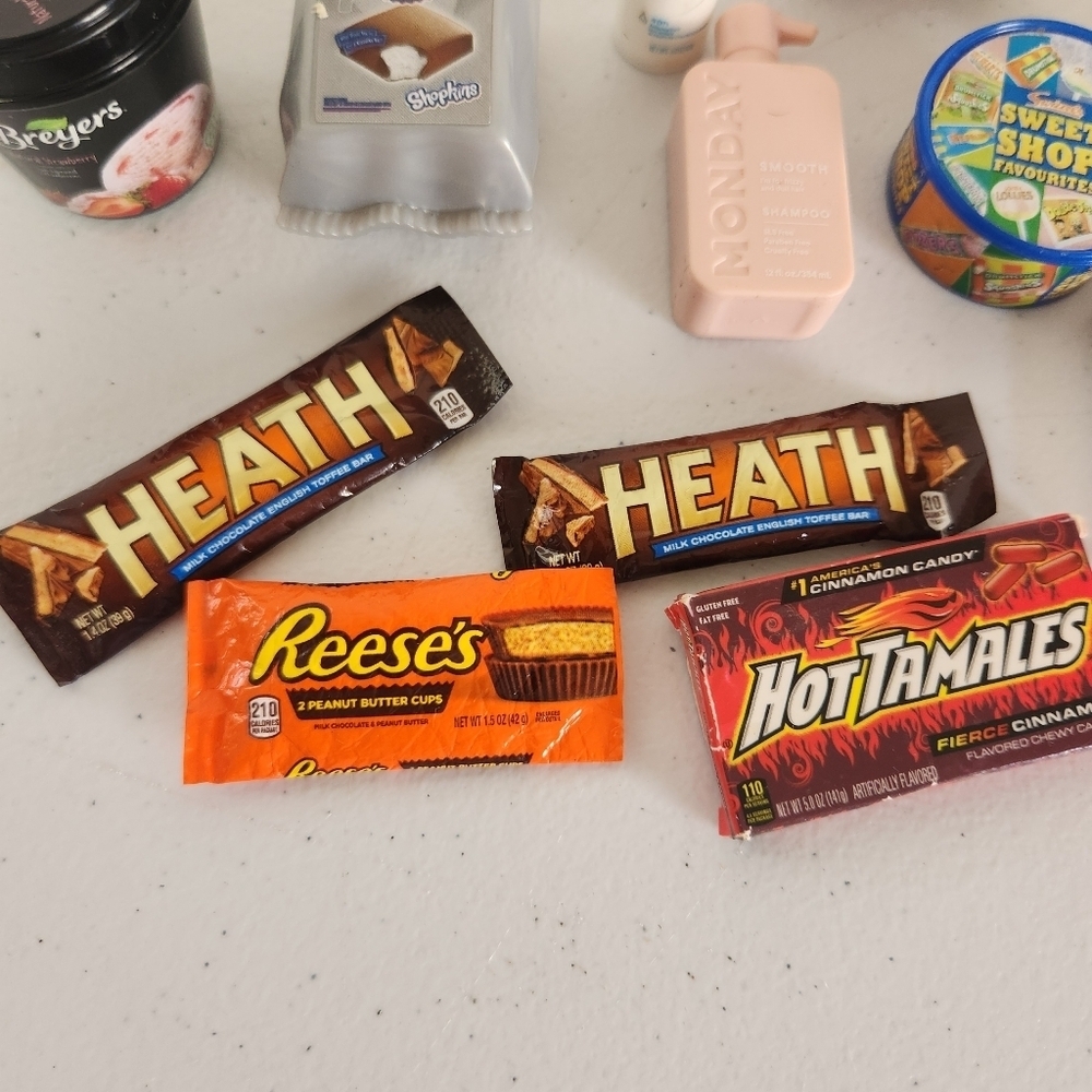 Zuru Mini Brands Lot Candy Avatar Lightning McQueen Disney Dove Reese's Crayola - Picture 2 of 7